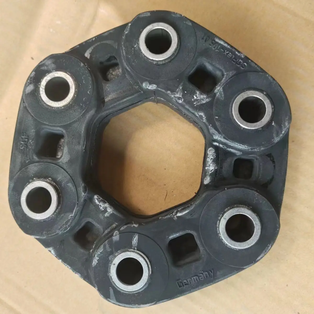 SAIC Maxus G20 Drive Shaft Rubber Coupling Drive Shaft Rubber Cushion Drive Shaft Hanger for Maxus G10 China VI Emission Standar