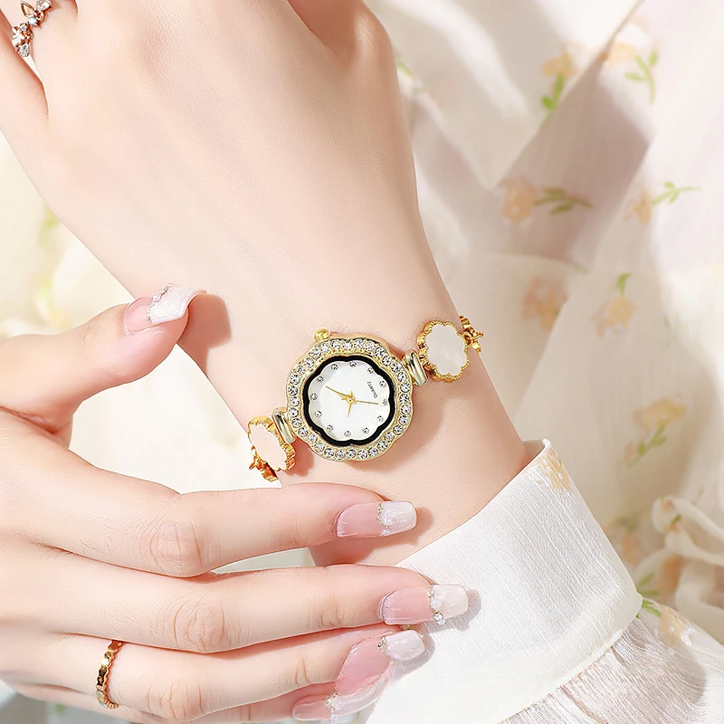 Women's Quartz Watch Light Luxury Niche Style Diamond Studded Floral Lady Watch Creative Fashion Student Female Wristwatch Wear
