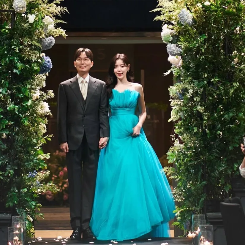 Abiti da sera lunghi in tulle personalizzati Abito da cerimonia per donna con pieghe smerlate a trapezio