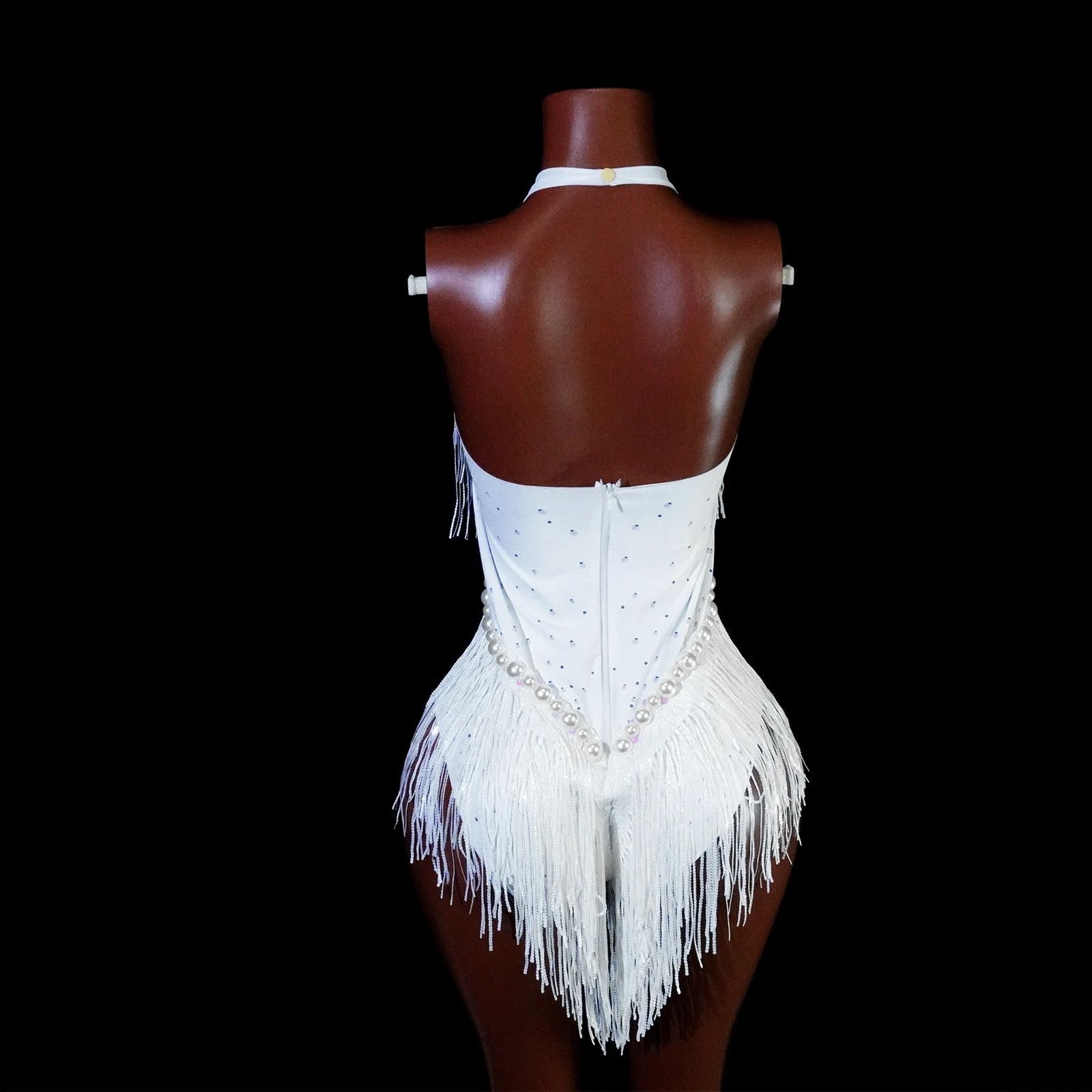 Seksowne, błyszczące body z dżetami, białe, z okrągłym dekoltem, cekinowe frędzle, trykot, strój sceniczny dla piosenkarki, tancerki, na występ, do klubu nocnego.