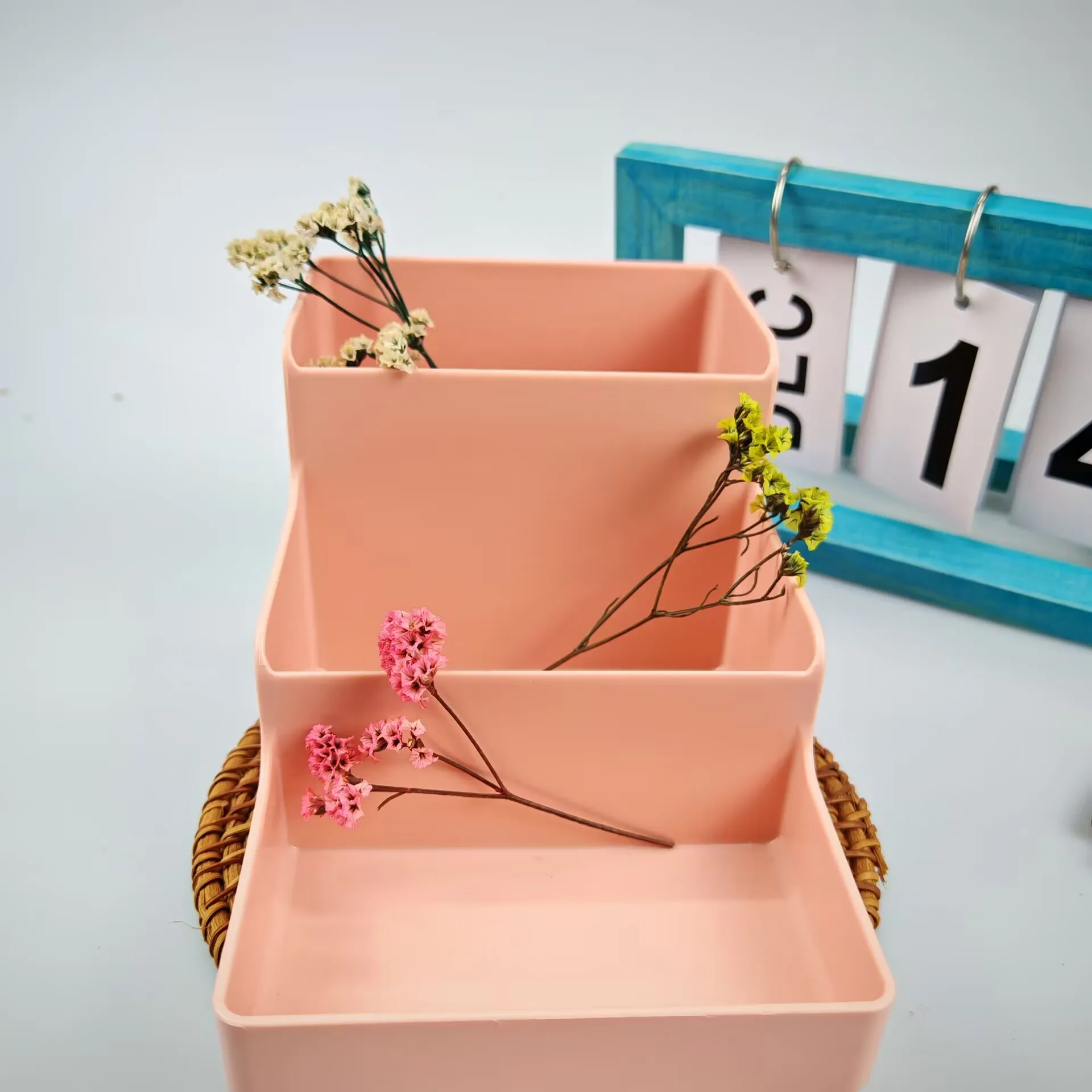 

Ladder Grid Pen Holder Storage Box Student Desk Stationery Storage High Value Ins Pen Holder