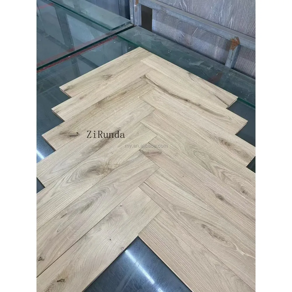 نسخة مخصصة من ديكور المنزل الحديث الفاخر والأرضيات الصلبة من خشب البلوط المتعرج