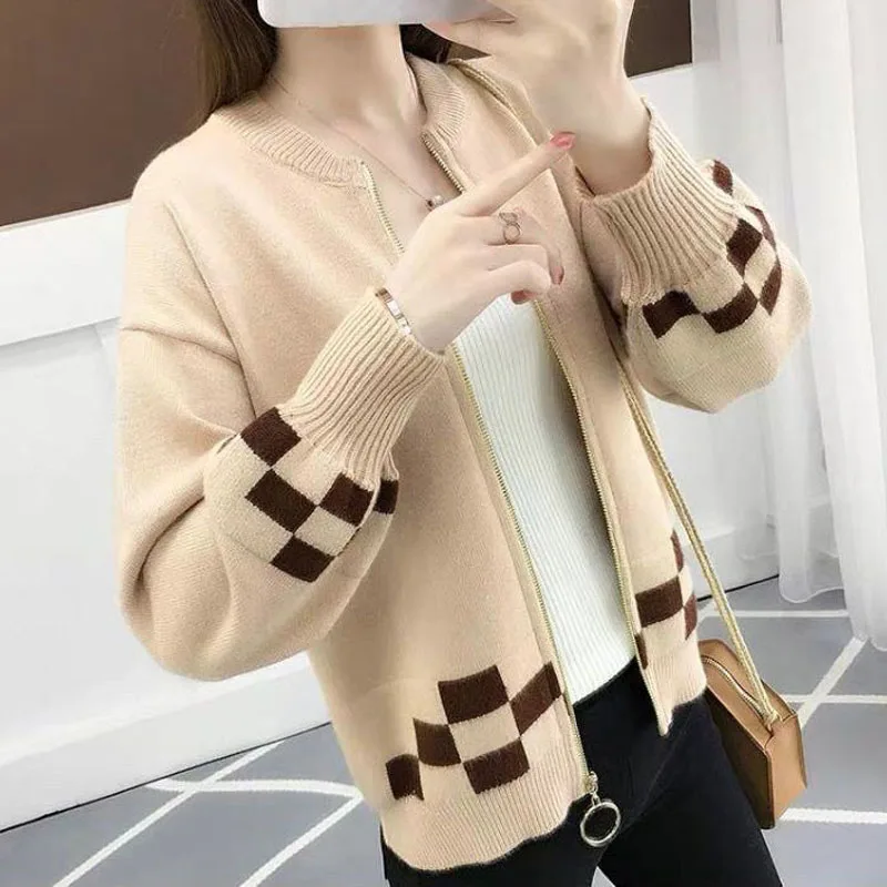 

Spring Autumn Fashion Korean Edition Round Neck Short Loose Versatile Baseball Jersey Color Block Knitted Women's Coat JJ486