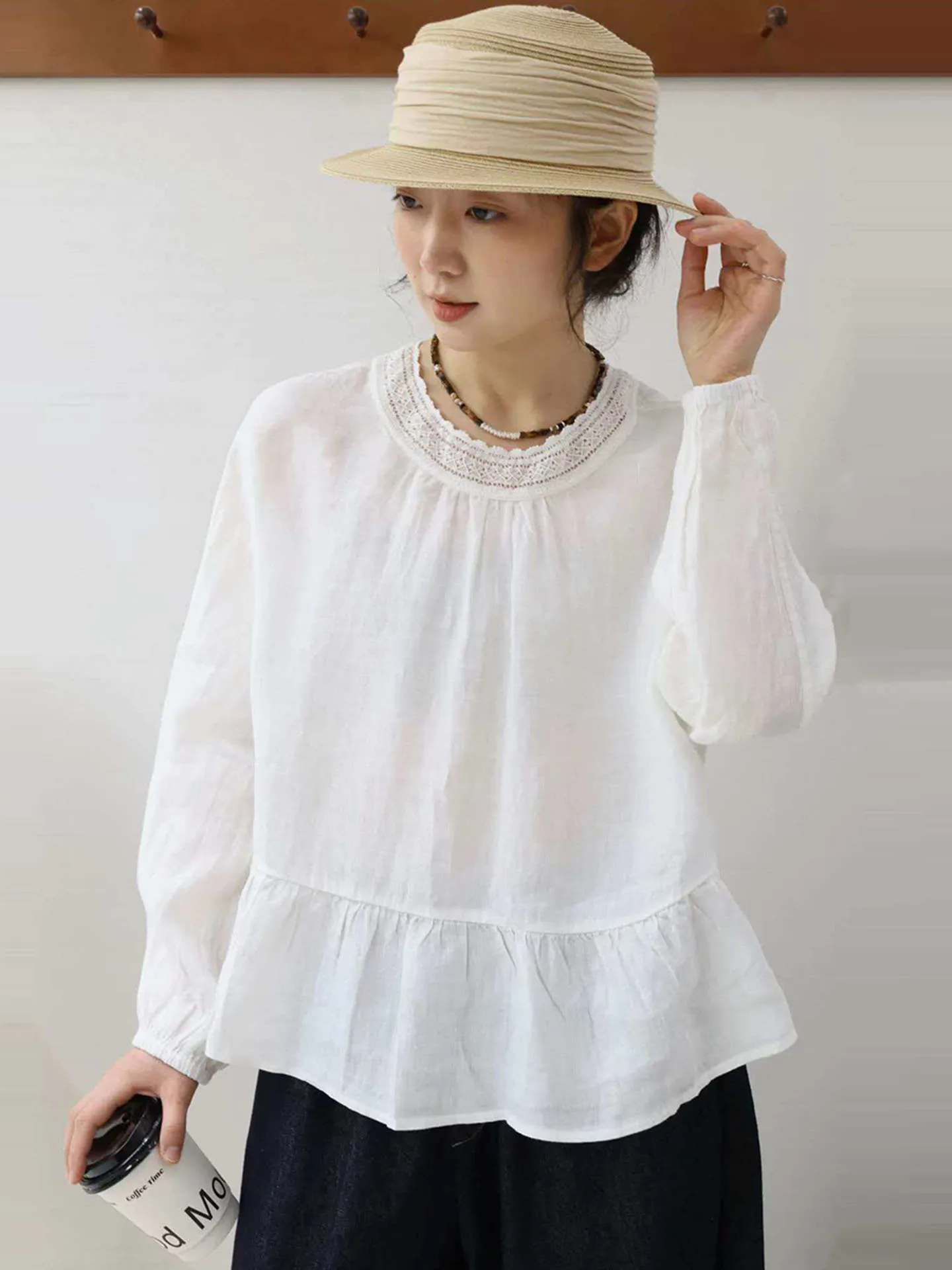 

2026 Spring Summer New Style Loose Fit Bell Sleeve Shirt with Lace Collar Front Back Wear Cotton Linen Material Doll Type Sli...