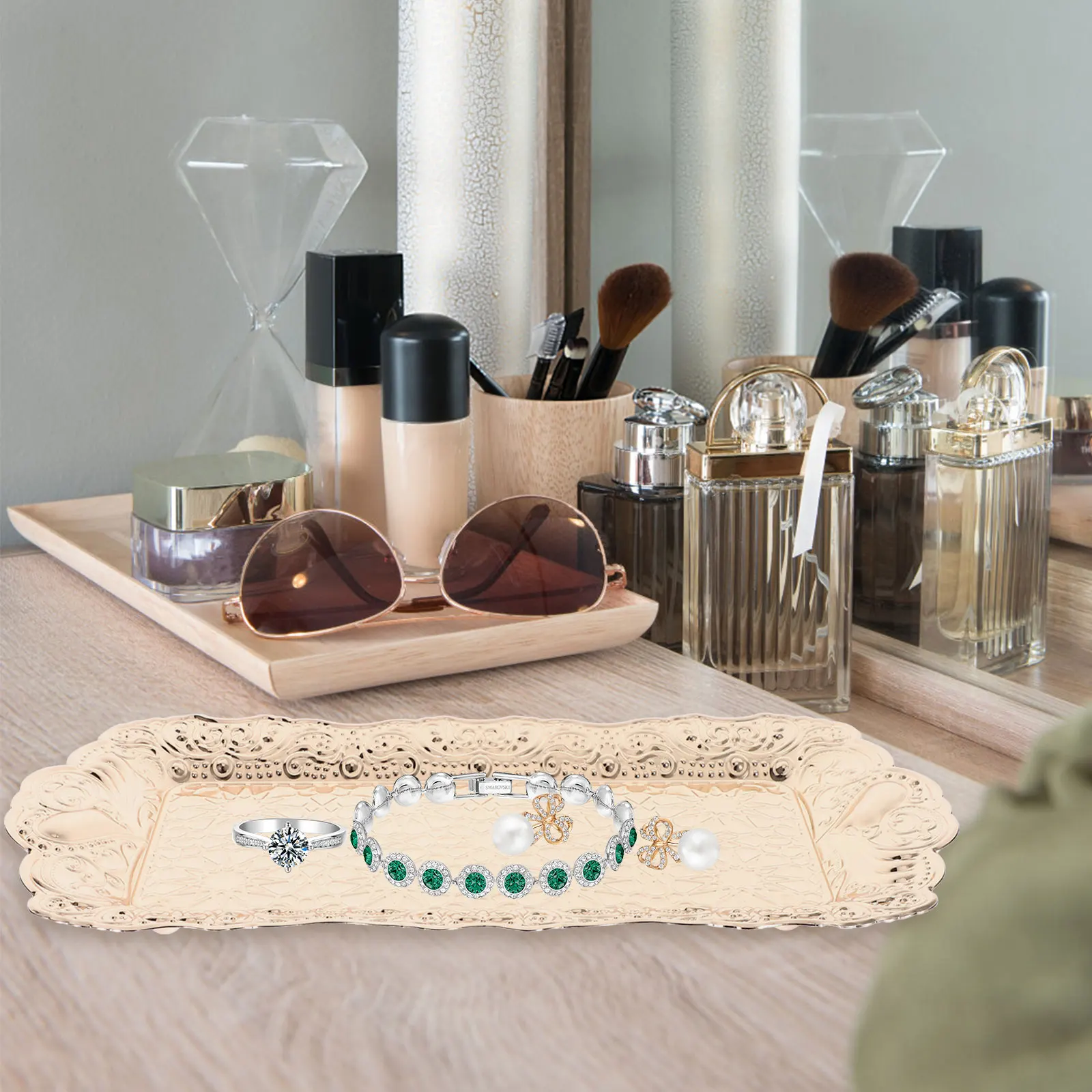 

Jewelry Storage Plate Decor Iron Towel Serving Tray Iron Fruit Retro Golden Smooth Wide Fruit Metal Tray Tabletop