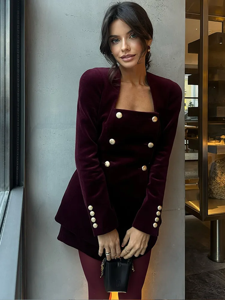 

Elegant Burgundy Velvet Square Neck Shirt Pant Set Fashion Square Neck Metal Buttons Slim Long Sleeve Tops Short Pants Suit
