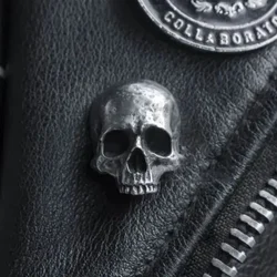 Vintage Gothic Skull Brooch Halloween Vintage Skull Dagger Badge Brooch Metal Horror Skull Sword Mini Costume Brooch