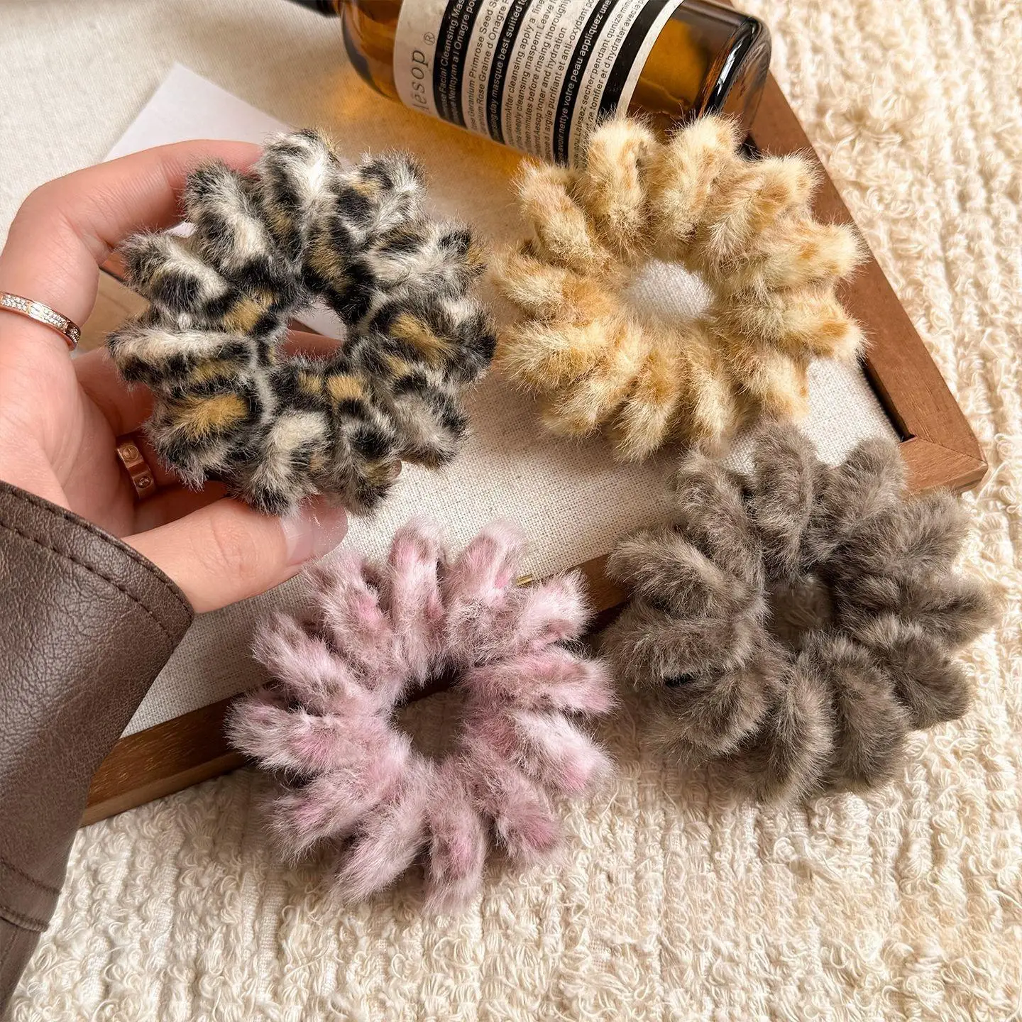 

Autumn/Winter New Leopard Print Plush Hair Ties for Women Exquisite Ponytail Headbands Korean Fashion Hair Accessories Gifts