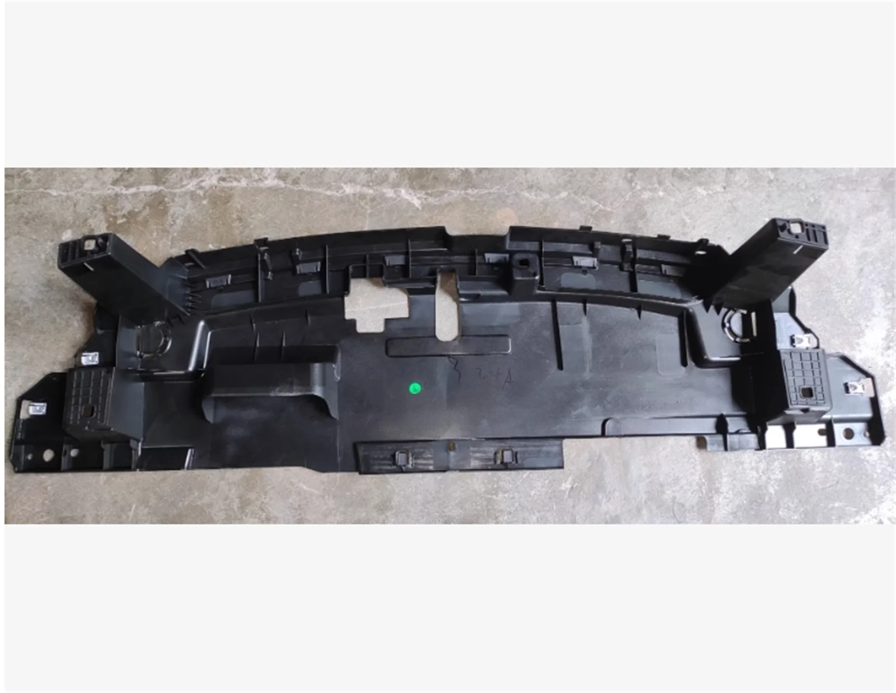 Car water tank upper cover plate guard board for Peugeot 508L