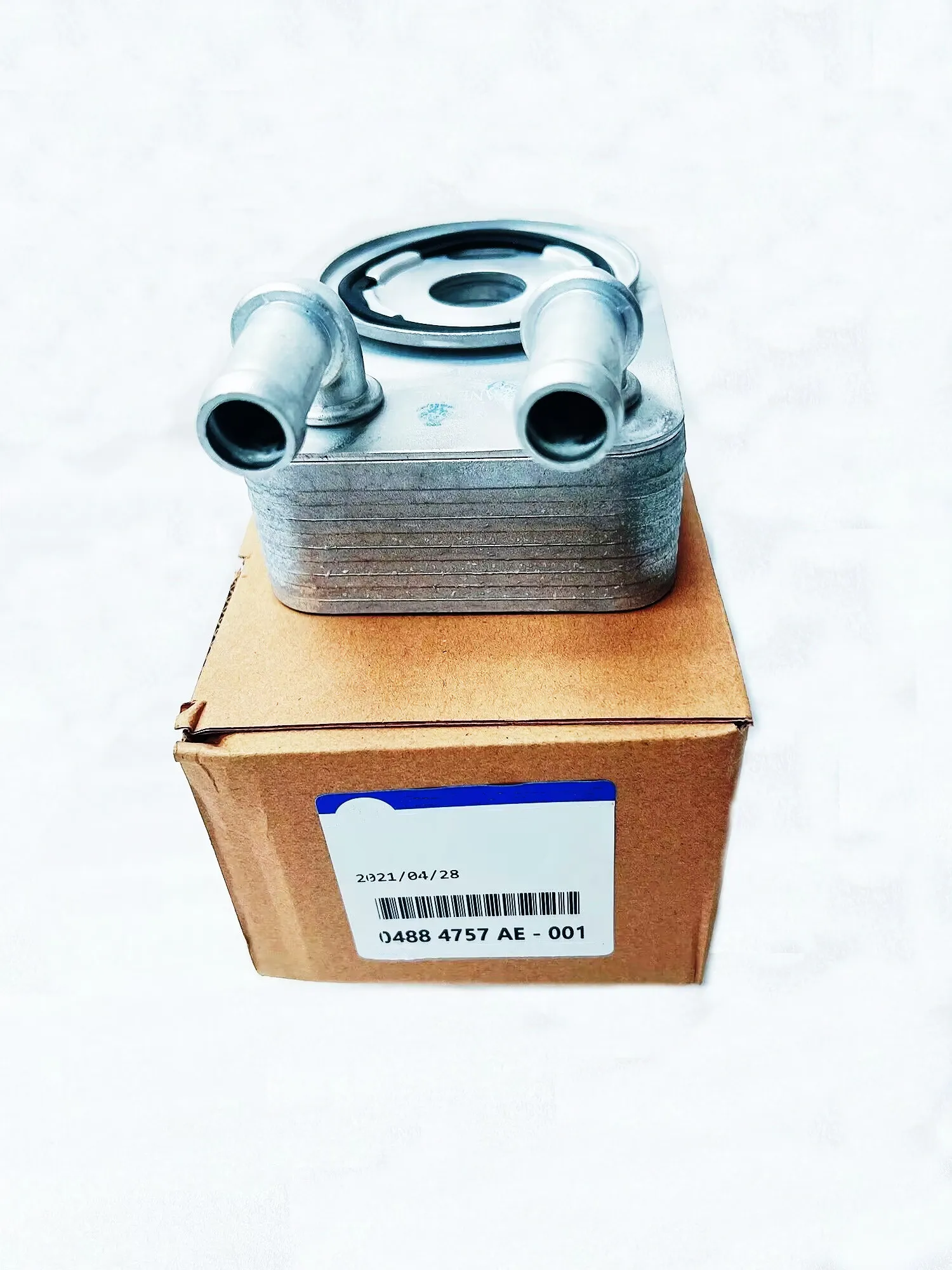 

WAP02 Oil Cooler (Oil Radiator) ，4884757AE, For: 2.0L, 2.4L, Compass,MK, Journey,JC, Caliber, Avengers,2007-2017