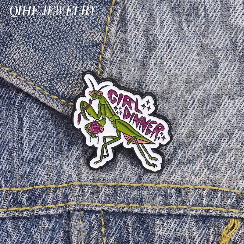 Orando mantis menina jantar feminismo broche esmalte pinos engraçado feminista poder broches colar lapela crachá jóias presente para amigos