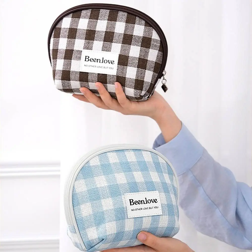 

Lattice Semicircle Cosmetic Storage Bag Large Capacity Mini Women Clutch Bag with Zipper Korean Style Handheld Makeup Bag