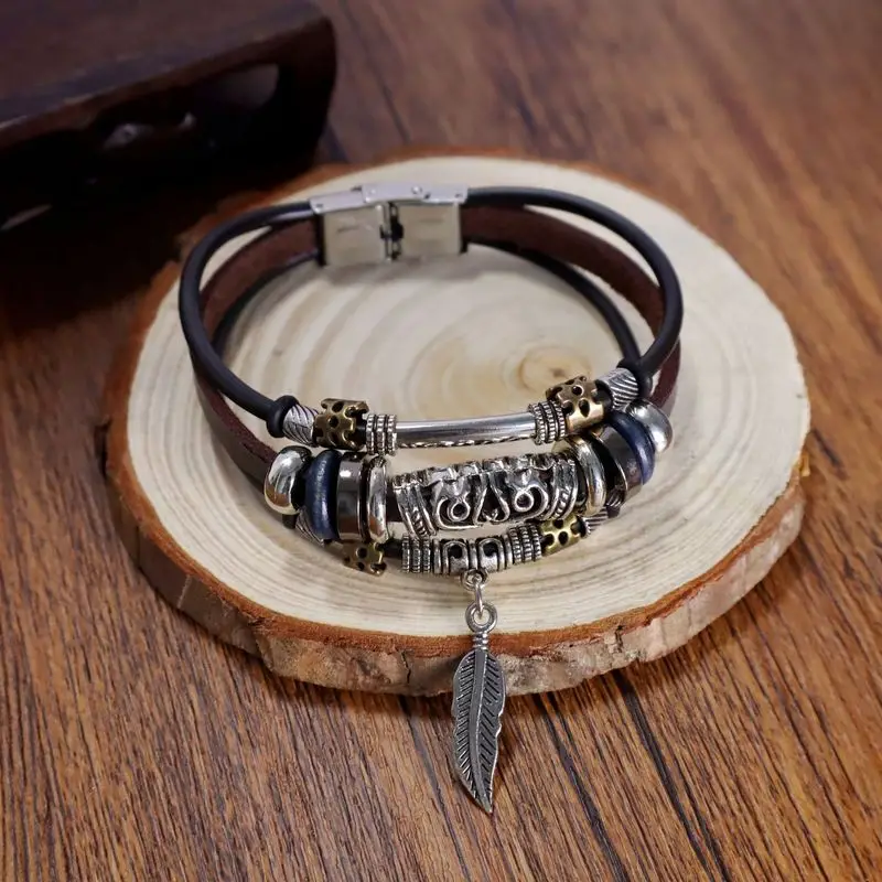 Bohemian-Style Bracelet, Vintage Handmade Cowhide Strap Buckle Bracelet, New Feather Pendant Bracelet.