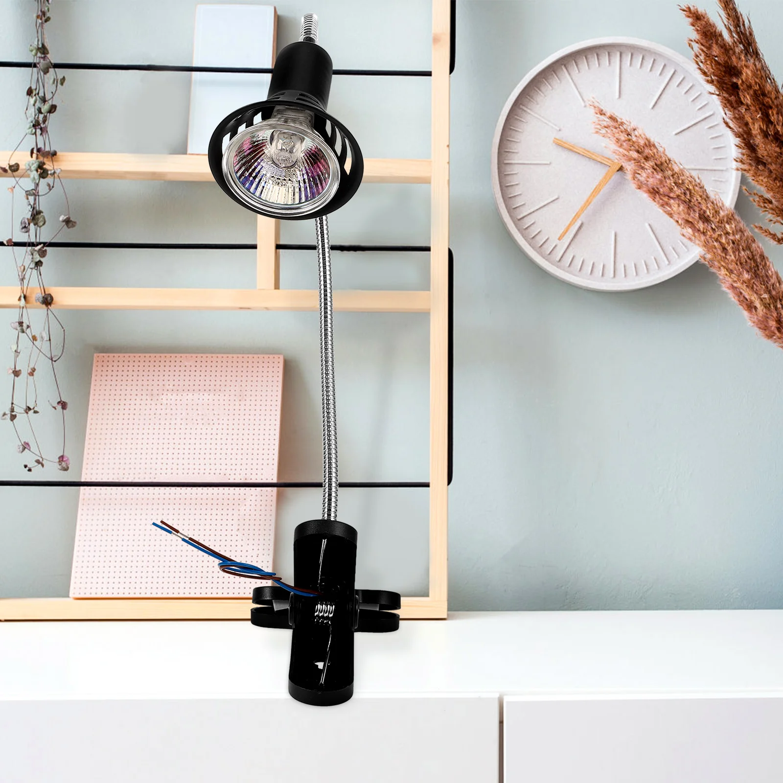 

Adjustable Clamp For Jewelry Display Decorative Indoor Showcase Lighting Space-Saving Rotatable Lamp Head Sturdy Material
