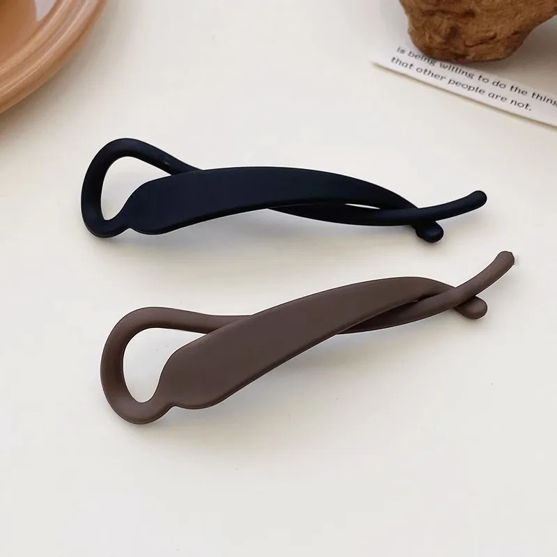 

2PCS Matte Hair Clamps, Black & Brown Banana - Shaped Clips, Trendy Hair Accessories for Women's Chic Updos hair clips for girls accesorios para el cabello hair clips for girls