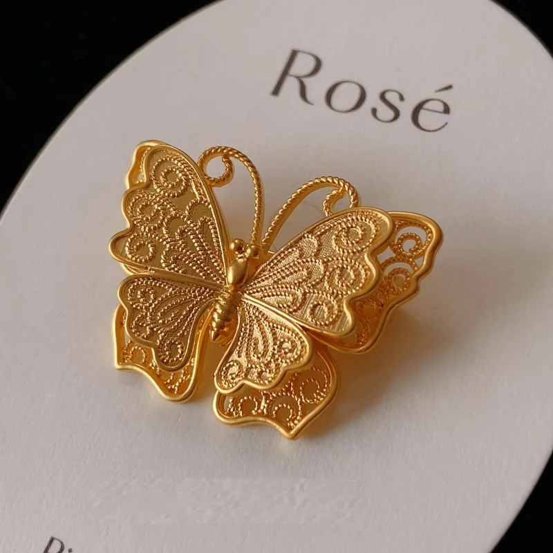 

Vintage 18K Gold-plated Three-dimensional Butterfly Brooch for Women, Coat Dress Scarf Pin Accessories