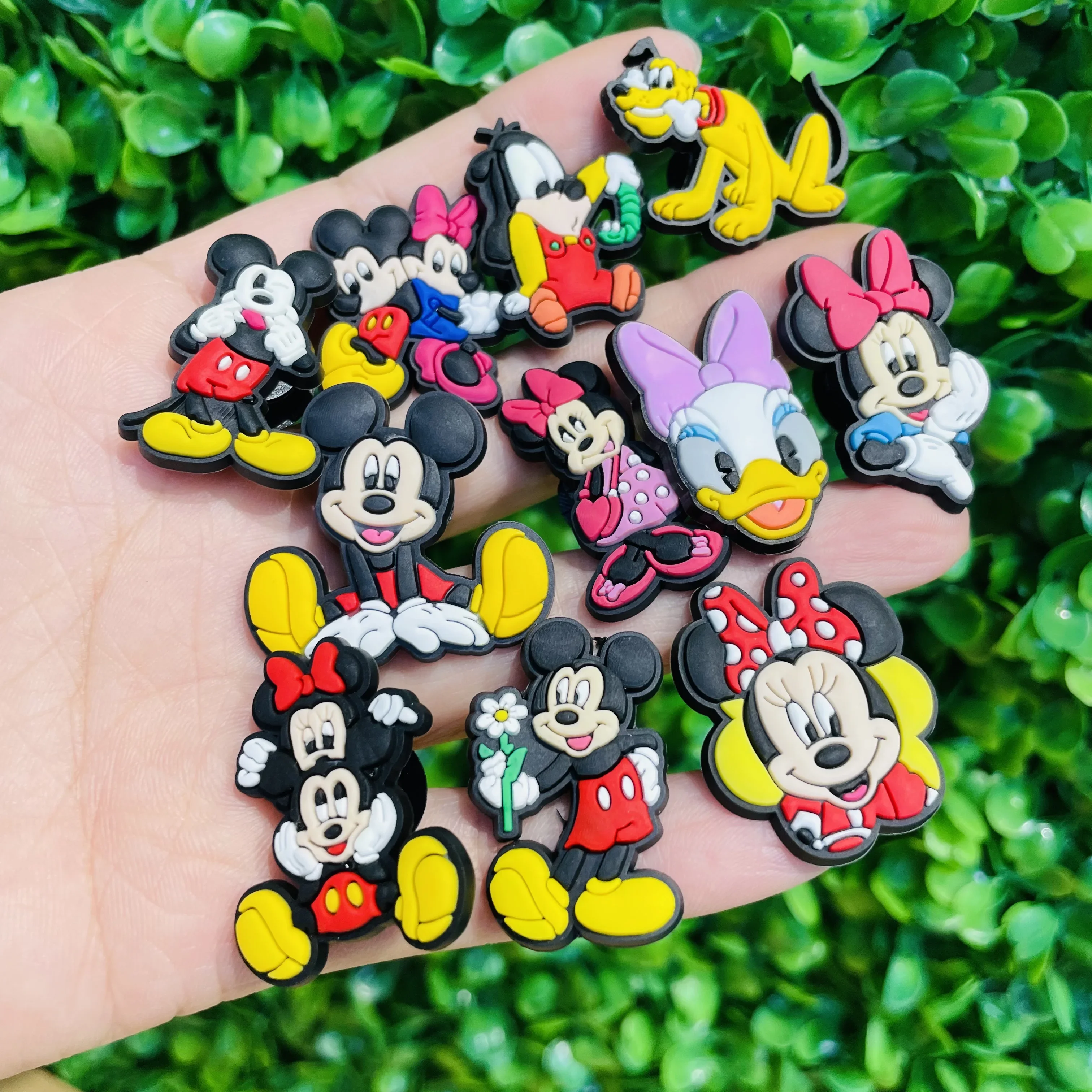 11/50/100pcs Mesuca Cartoon Bow Tie Pluto Daisy Duck PVC Shoe Charms Accessories DIY Kids Adult Wristband Hole Shoes Pins
