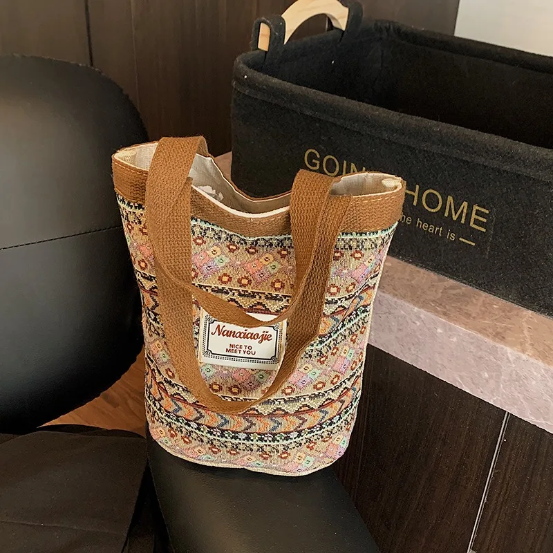 Niche Handmade Woven Basket Bag, Retro Portable Lunch Bento Tote Bag for Office Daily Outdoor Use