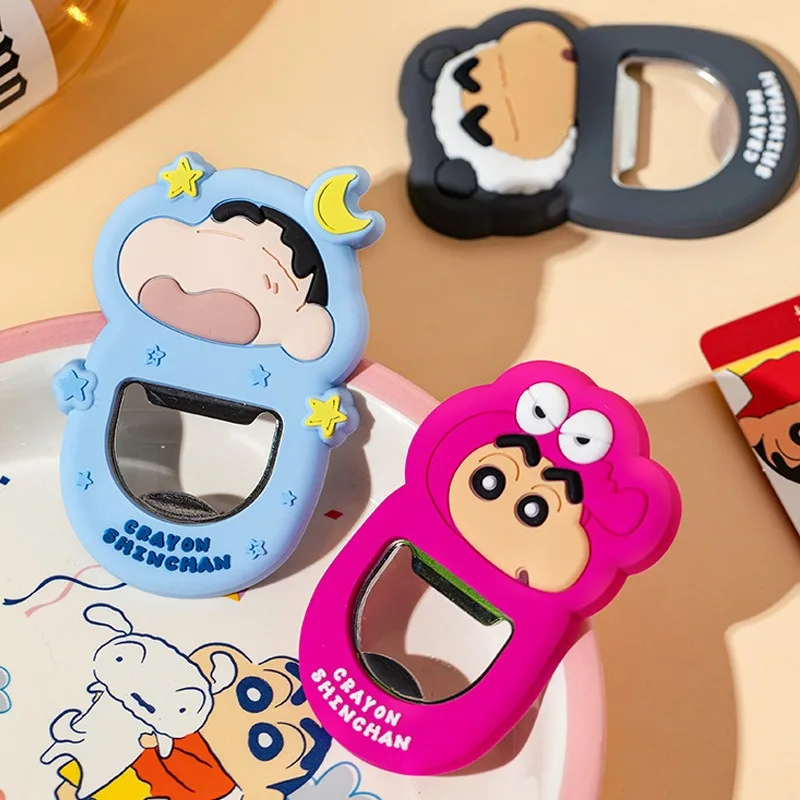 تلوين شينشان فتاحة الزجاجات البيرة أنيمي على شكل المغناطيسي الثلاجة ملصق زجاجة سائق المنزل فتاحة الزجاجات متعددة الوظائف