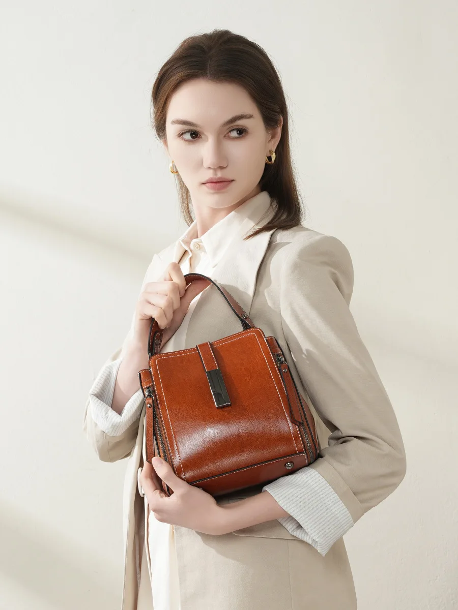 YANATARI Luxury Handbags Female Crossbody Bags Small Shoulder Bag Mom Women New Fashion 2025 Genuine Cowhide Leather Vintage Bag view 2