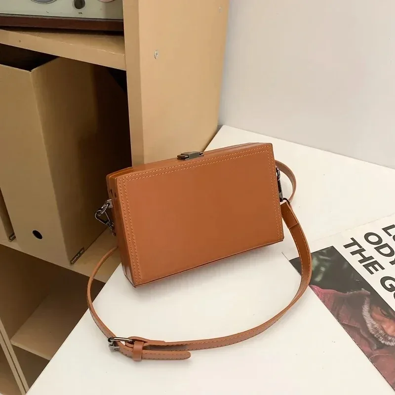 

PU Solid Hasp Square Crossbody Bags Light Luxury Versatile Women's Bags on Sale 2025 Fashion Square Design Sense Shoulder Bags