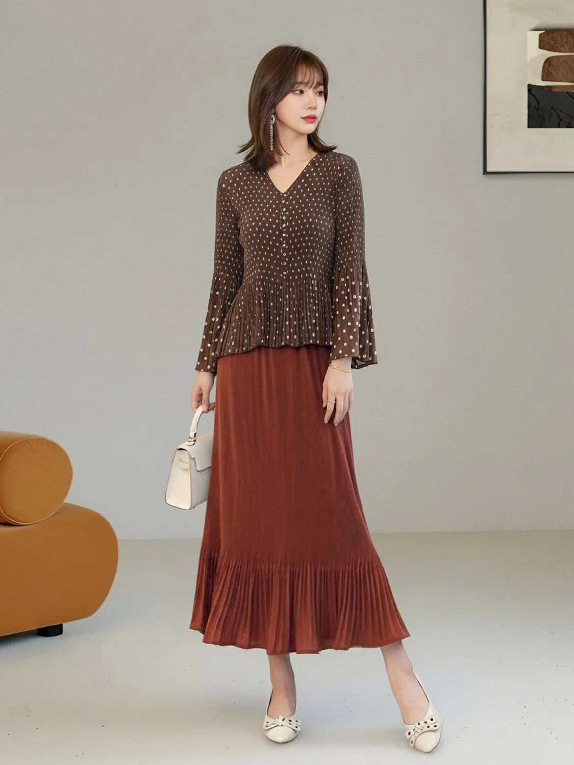 Fall 2026 Fashionable Checkered Shirt Loose V-neck Midi Mommy Dress Polyester Long Sleeve Korean Style Commute Wind Loose Blouse