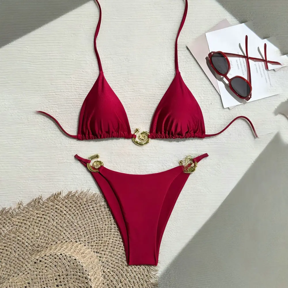 

Металлический микро-бикини для женщин: сексуальный комплект с кружевной шнуровкой, треугольным лифом-халтером и высокой посадкой, стринги, новинка 2025 года, пляжный купальник из 2 предметов