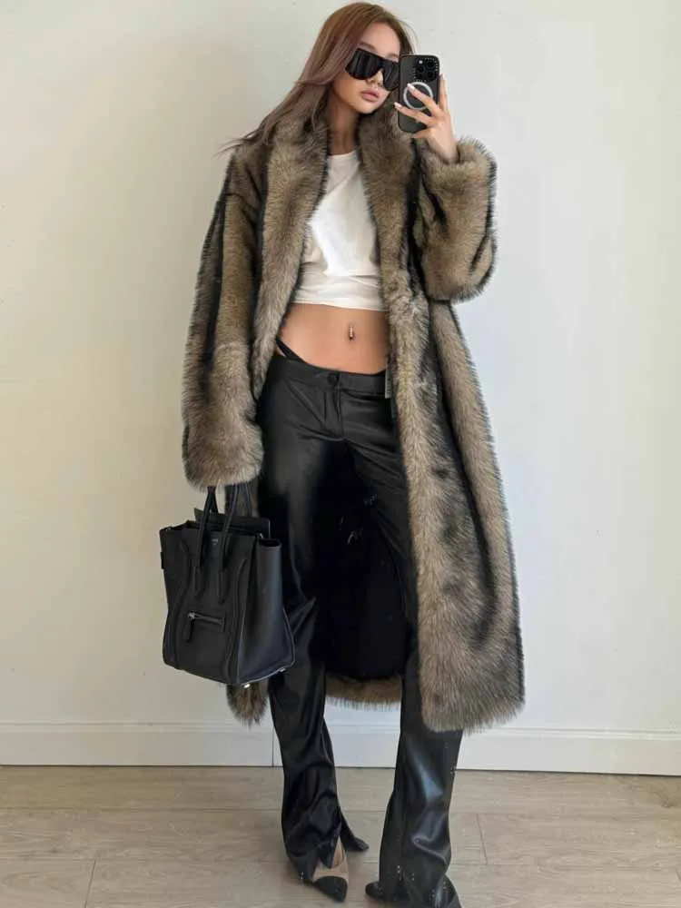 معطف نسائي طويل من الفرو الصناعي كبير الحجم من BKQU موضة فضفاضة وطية صدر السترة منفوش وسميك معطف دافئ 2025 ملابس خارجية فاخرة عالية الشارع