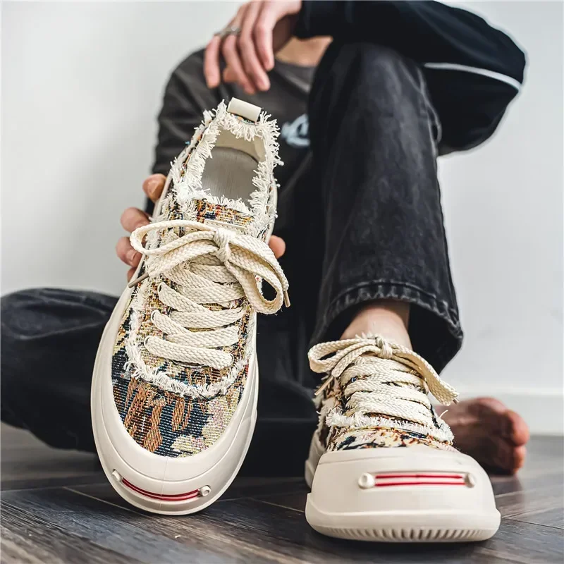 Small Design 2024 Spring New Trendy Leisure Fashion Forest Series Canvas Comfortable and Breathable Board Shoes Men's Shoes