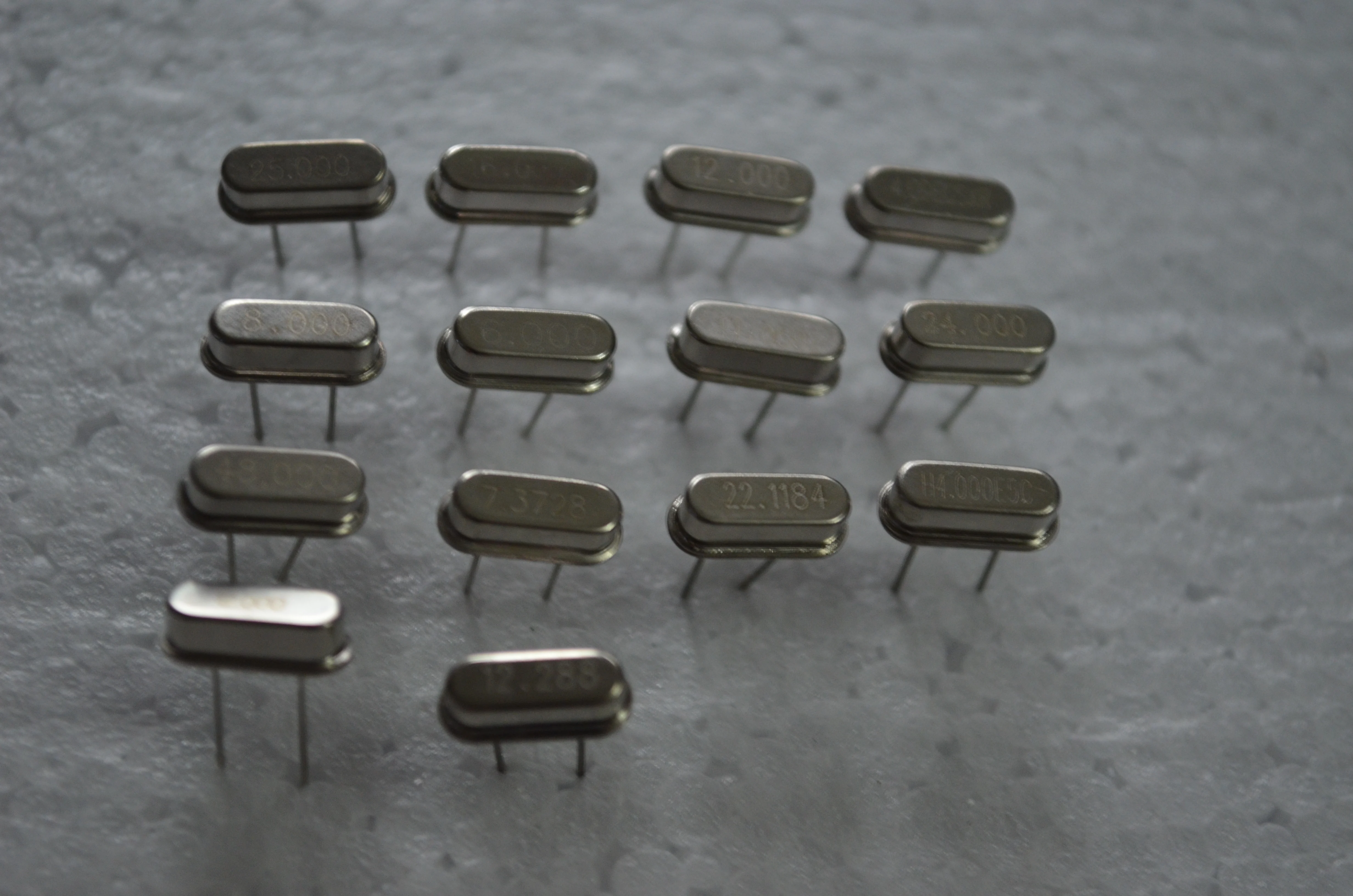150pcs Common Specification Crystal Oscillator  11.0592M 12M 32.768K 16M 15 Values 10pcs Each Value