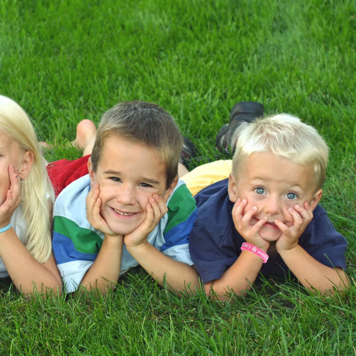 

Набор из 4 силиконовых браслетов премиум-класса для детей: медицинские предупреждающие браслеты для девочек, наполнители для подарочных пакетов на вечеринках, мягкие, гибкие, безопасные для кожи