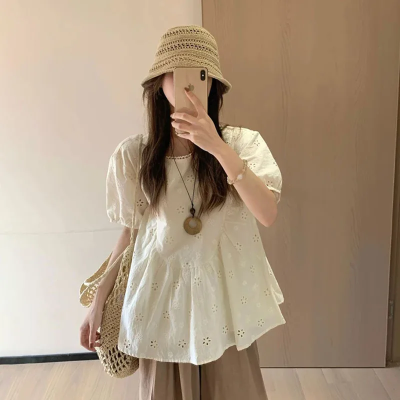 

Puff Short-sleeved Shirt for Women in Summer 2025 New Hollow Floral Shirt Covering the Belly and Making You Look Thin