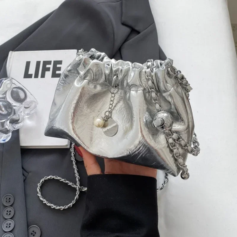 

Новинка 2023 года, сумки на плечо High Sense, серебряные женские летние сумки на цепочке, модная сумка-ведро, сумки-мессенджеры, кошельки, сумки