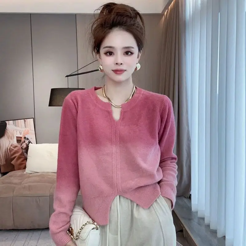 

Пуловер с круглым вырезом и градиентом цвета, свитер для женщин, свободный и ленивый стиль, вязаный свитер для внутренней одежды, стильный короткий свитер