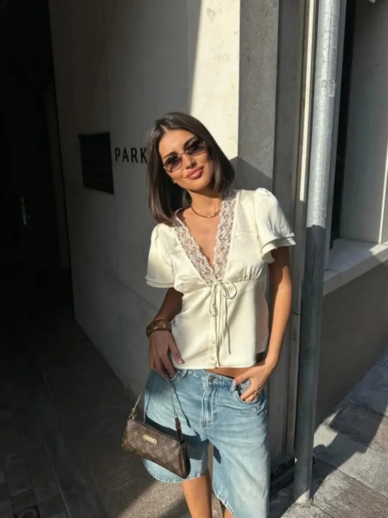 

Women Sexy Lace Patchwork V Neck Short Sleeve Tops Solid Sheath Elegant Casual Blouse Fashion Streetwear Club Tees