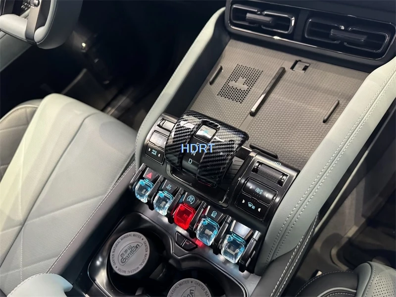 ل BYD القرش 6 2025 + نمط السيارة والعتاد التحول نافذة لوحة التحكم الجبهة الخلفية منفذ تنفيس الهواء عجلة القيادة ألياف الكربون الداخلية
