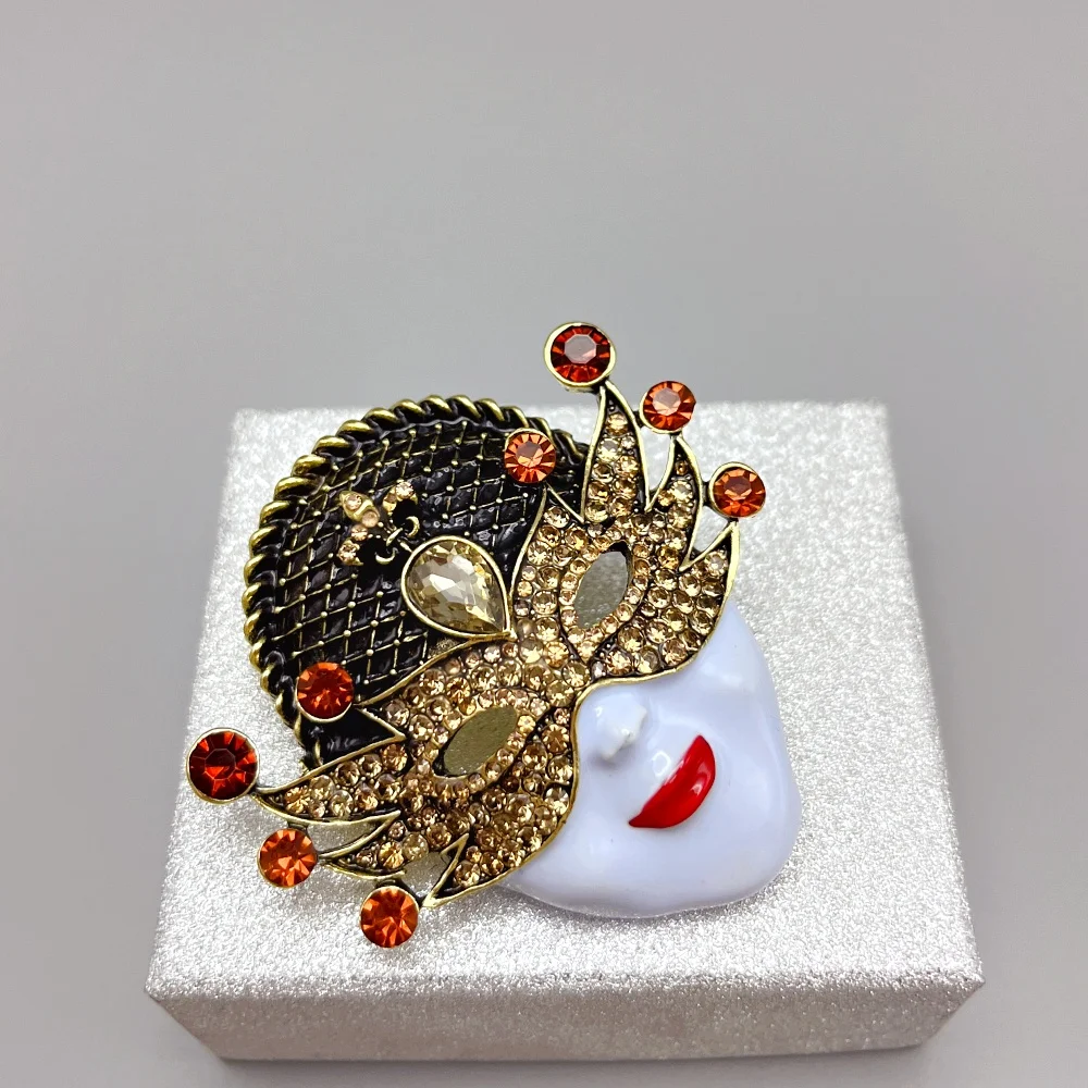 Large Pretty Face Brooches For Women 5-design-color Retro Rhinestone Lady Clothes Pins Accessories