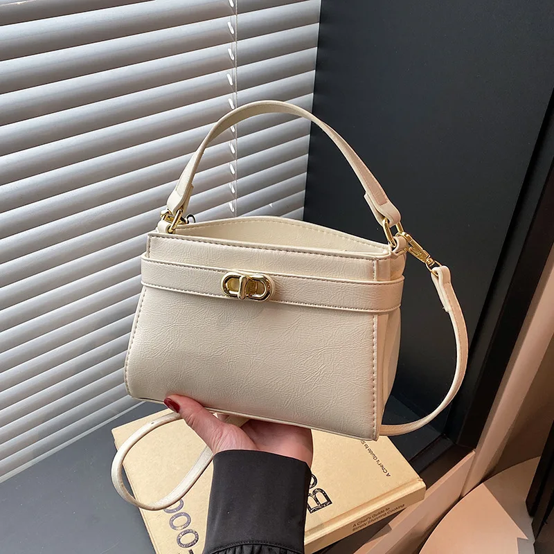 2025 High-end Texture Women's Small-Scale Retro Metal Clasp Shoulder Bag for Casual Commuting, Versatile Crossbody Bag