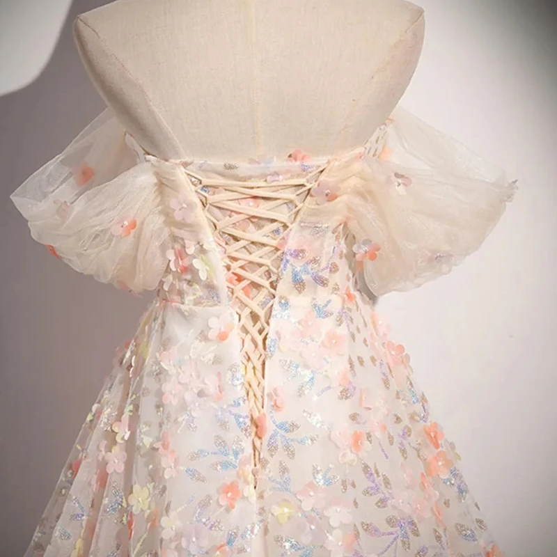 エレガントなライトピンクのイブニングドレス レディース フラワーアップリケ オフショルダー フロアレングス Aライン プロムドレス