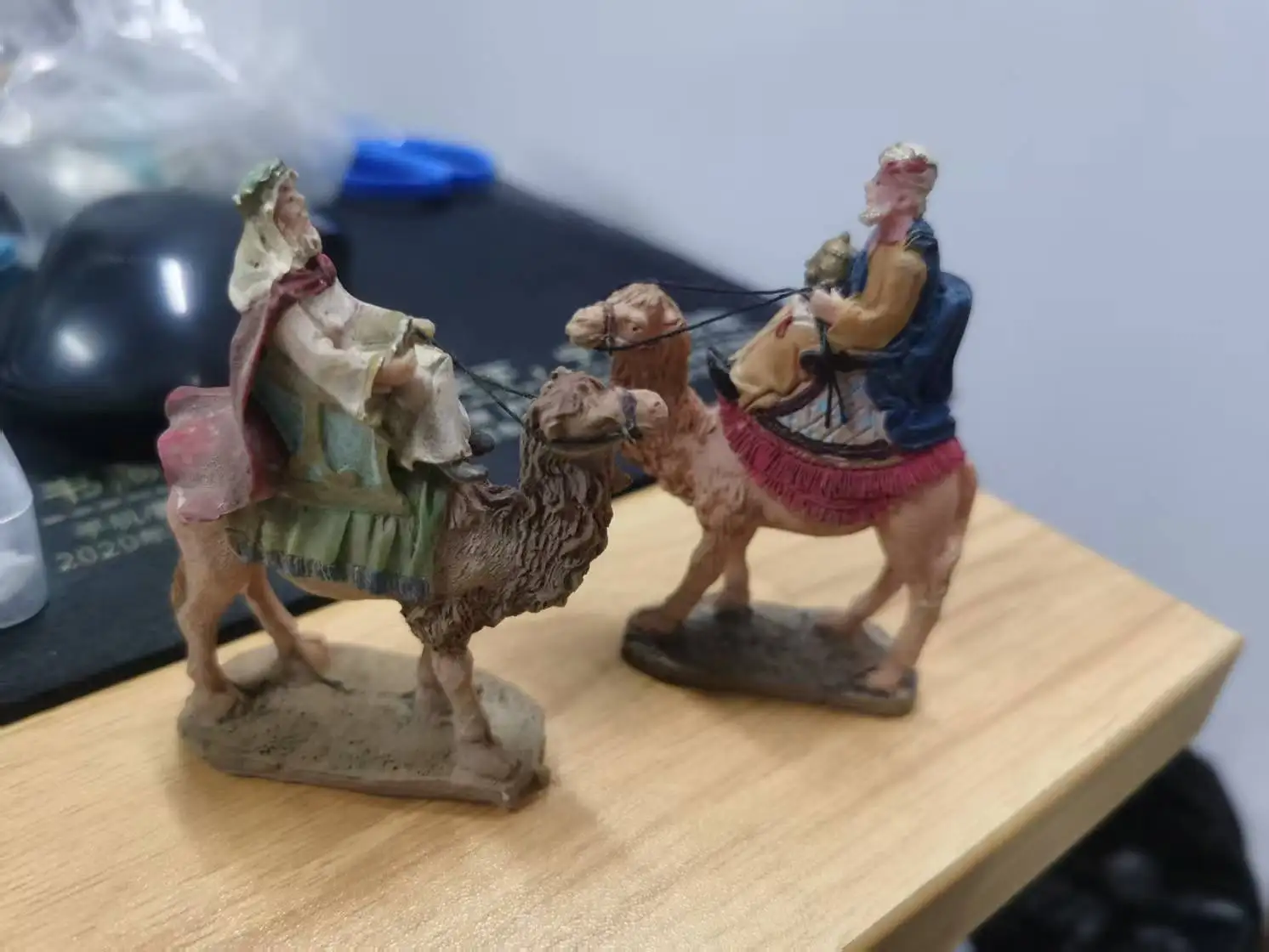 Resin figure mental psychological sand table game box court therapy arab on camel  2pcs/set