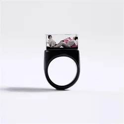 Luxury Full of Design Sense Niche Personality Artistic Black Ring Trendy Cool Handcrafted Holiday Gift People Inside The Glass