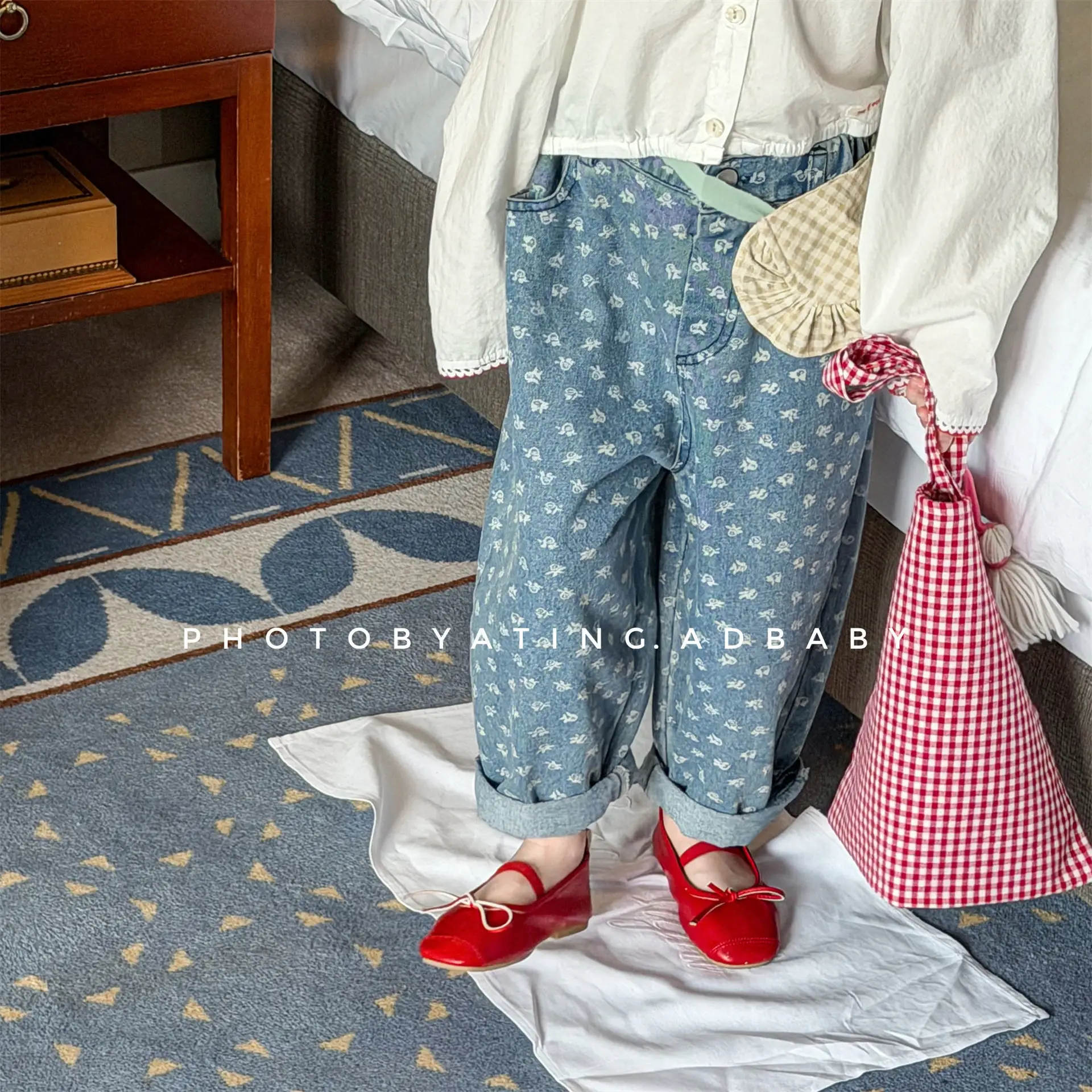 

2026 Spring New Children Denim Trousers Kids Casual Pants Fashion Boys Jeans Baby Girls Loose Harem Pants Toddler Clothes