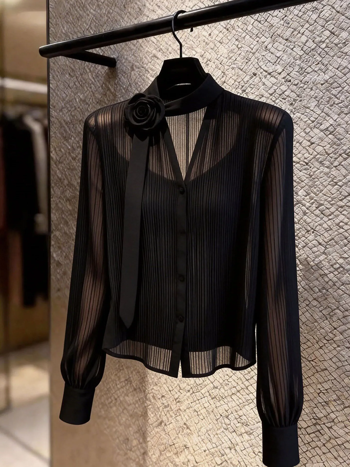 

Elegant Black Silk Long Sleeve Sun Protection Shirt Lightweight Beautiful Sash Women's Fashionable Summer Top Korean Style