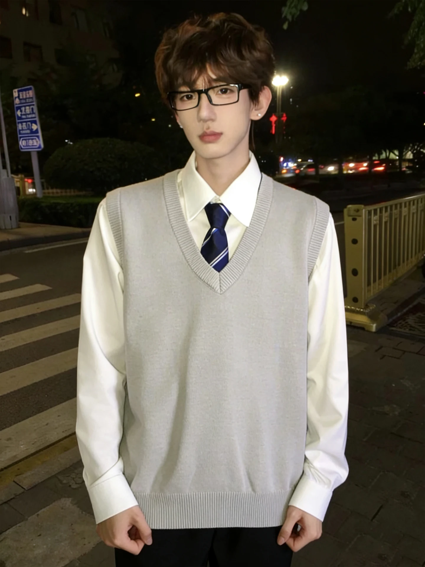 

Gray Knitted Men's Sweater Vest School Style Teenage Student High Sensation No Sleeve Knitwear Casual V-neck Cotton Vest