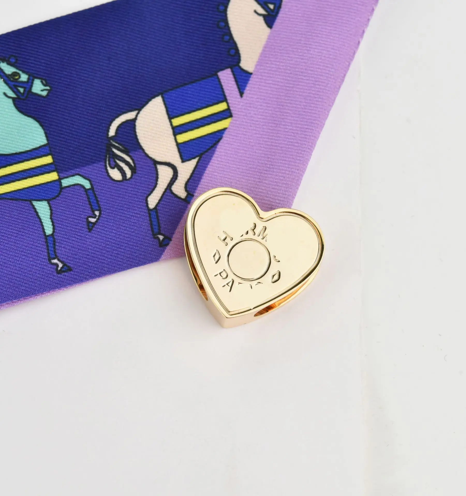 Рисунок 5 - Сердце Шарф Кольцо шарфы Пряжка