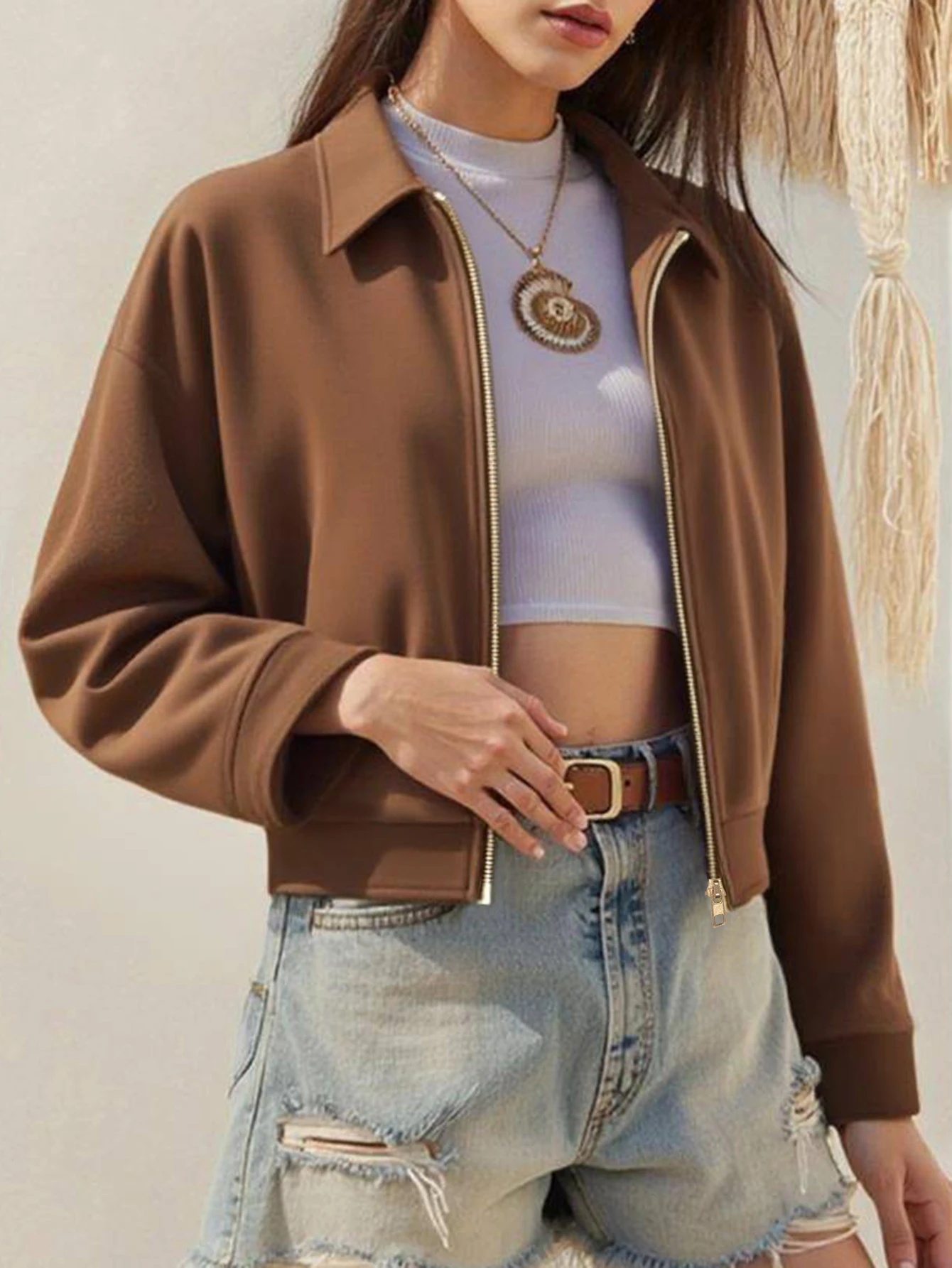 

Women's Minimalist Long Sleeve Jacket Zipper Closure Lapel Design Slim Fit Casual Autumn Outerwear