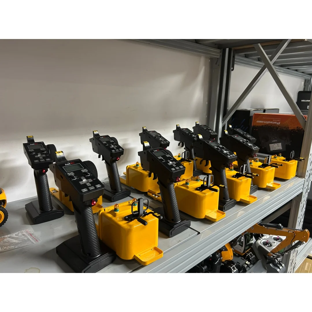 1/14 リモートコントロールリーチフォークリフト、すぐに使える倉庫用RC電動リーチトラックモデルコレクション、警告灯付き