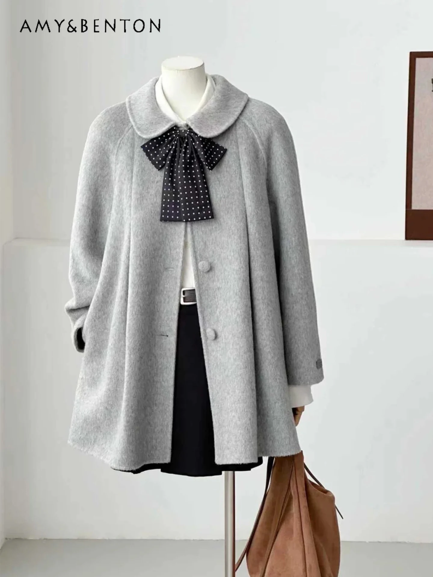 

2025 Autumn Winter Women's Commuter Style High-end Design Light Gray Bow Collar Single-breasted Casual Wool Coat