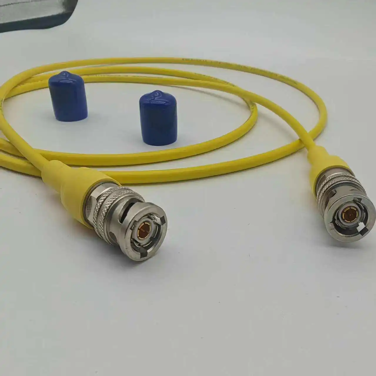 

TRC-50-1 Cable Tricoaxial Low Leakage Chip Electrical Reliability IV Test