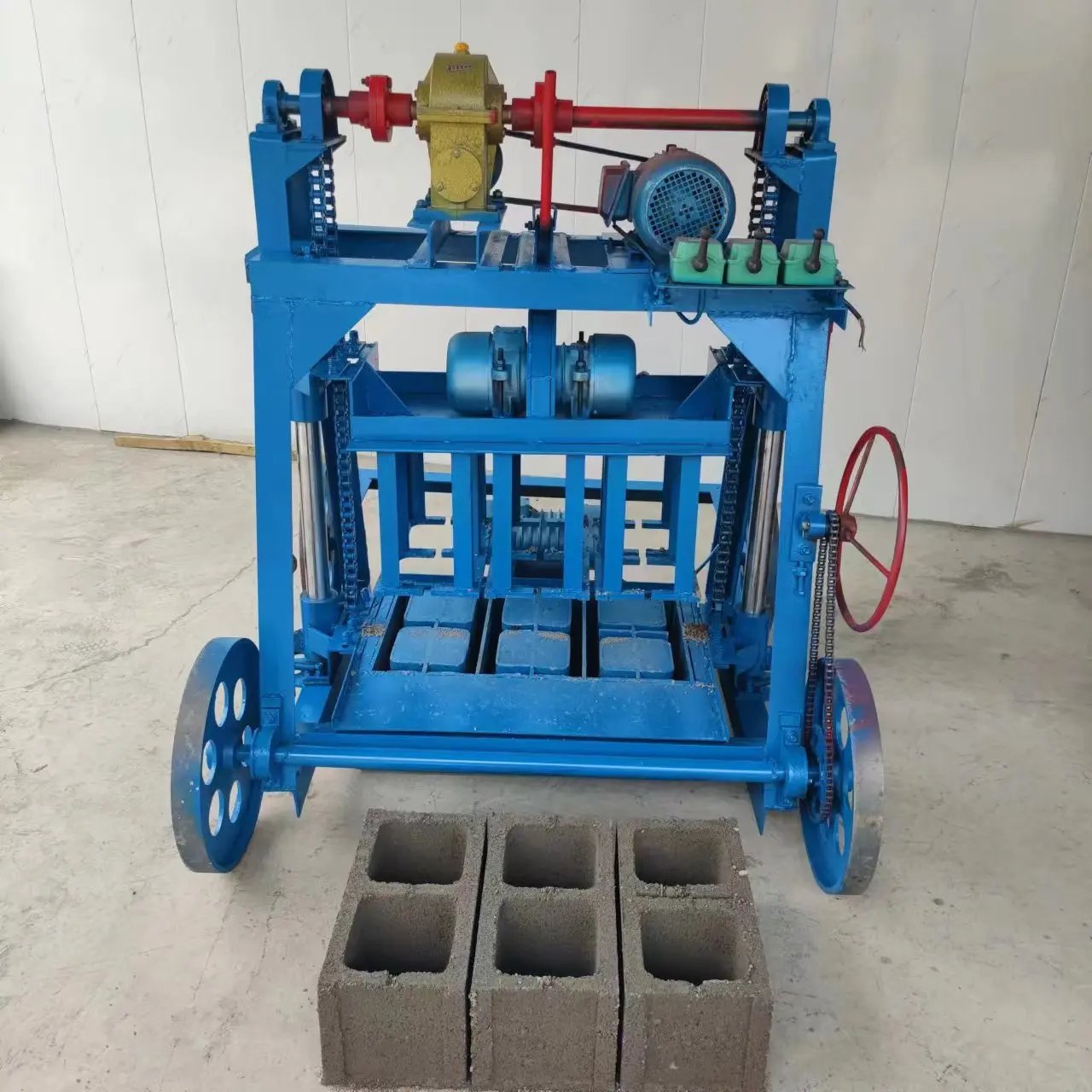 Portable Cement Brick Making Machine Concrete Block Equipment Hollow Block Moulding Line For Construction Site Use 